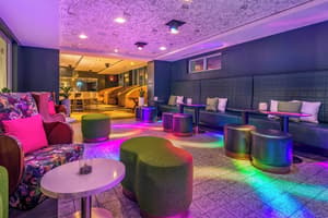 thumbnail: Bar (on property)