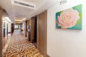 thumbnail: Hallway