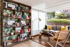 thumbnail: Interior entrance