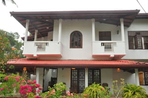 thumbnail: Front of property