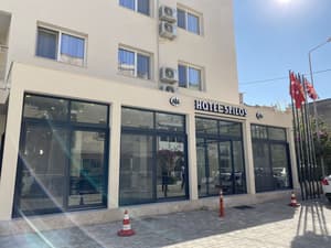 thumbnail: Property entrance