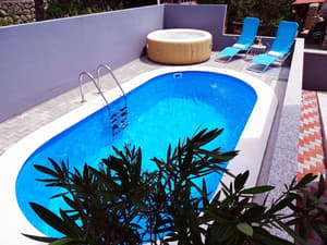 thumbnail: Pool