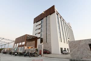 thumbnail: Exterior
