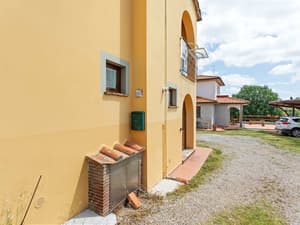 thumbnail: Exterior