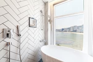 thumbnail: Deep soaking bathtub