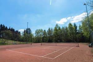 thumbnail: Tennis court