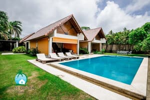 thumbnail: Pool
