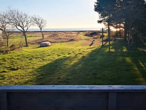 thumbnail: Exterior