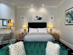 thumbnail: Room