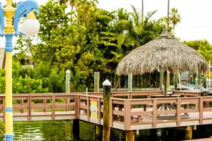 thumbnail: Exterior