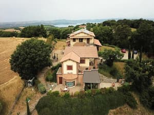 thumbnail: Exterior