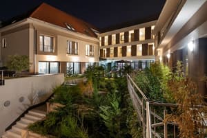 thumbnail: Front of property