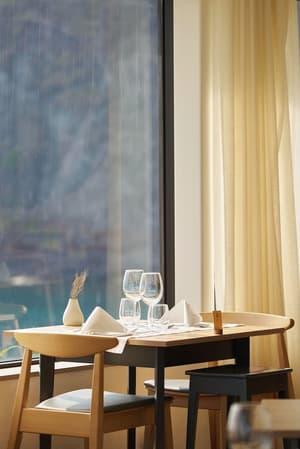 thumbnail: Restaurant