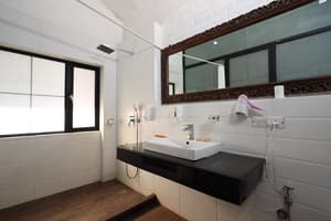 thumbnail: Interior