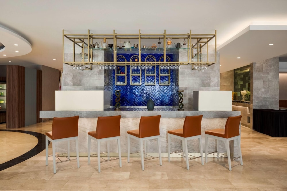 Lobby lounge