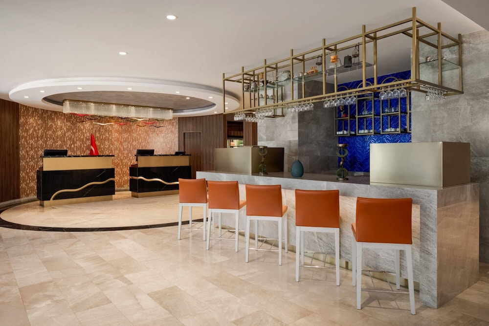 Lobby lounge
