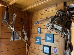 thumbnail: Interior detail