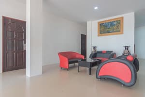 thumbnail: Lobby sitting area