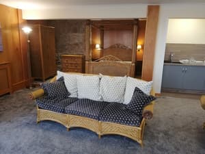 thumbnail: Living area