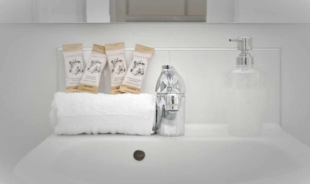 Bathroom amenities