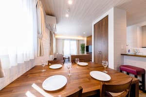 thumbnail: In-room dining