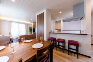 thumbnail: In-room dining