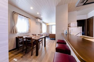 thumbnail: In-room dining