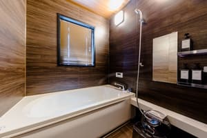 thumbnail: Deep soaking bathtub
