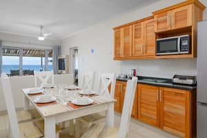thumbnail: Dining room
