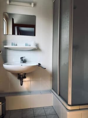 thumbnail: Bathroom amenities