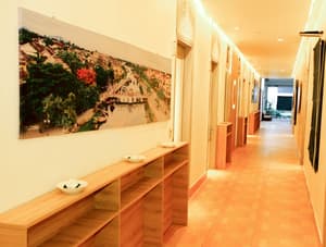 thumbnail: Hallway