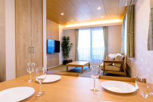 thumbnail: In-room dining