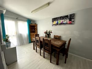 thumbnail: In-room dining
