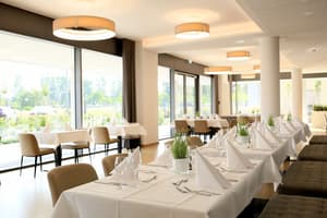 thumbnail: Restaurant