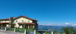 thumbnail: Front of property