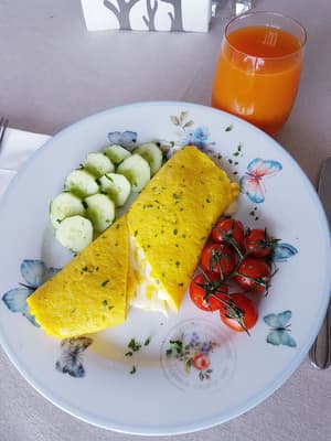 thumbnail: Breakfast buffet