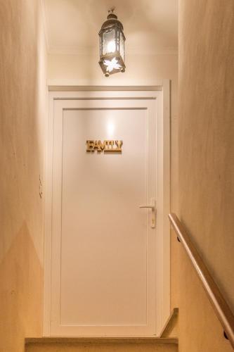 270406434.jpg