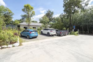 thumbnail: Parking