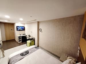 thumbnail: Room