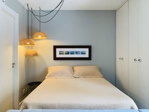 thumbnail: In-room dining
