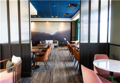 Dining,Dining Area,Restaurant,On-Site