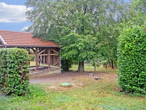 thumbnail: Exterior