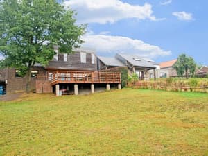 thumbnail: Exterior