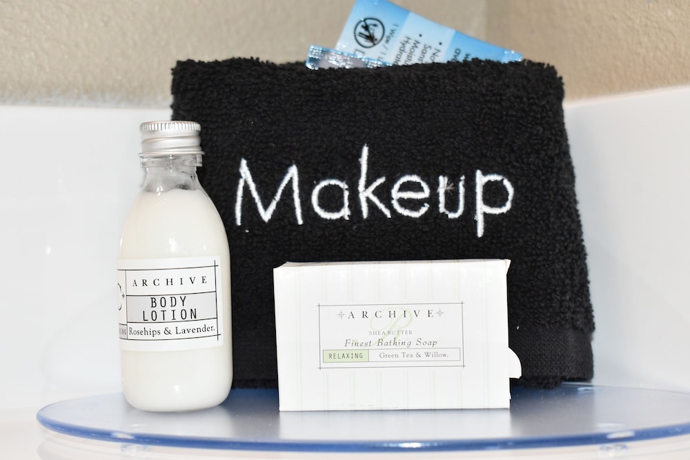 Bathroom amenities