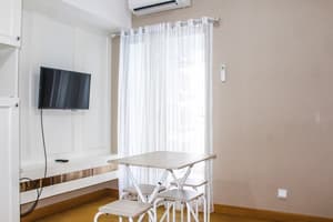 thumbnail: In-room dining