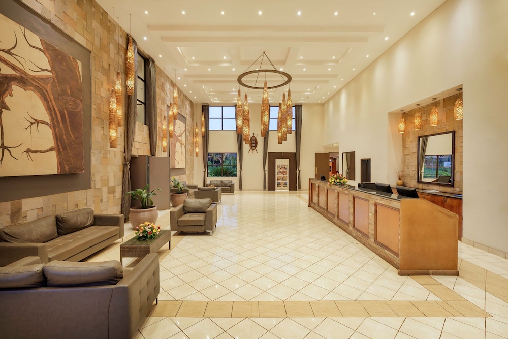 Lobby lounge
