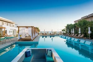 thumbnail: Outdoor pool