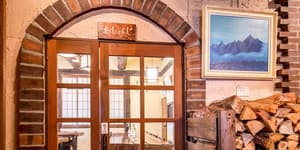 thumbnail: Interior