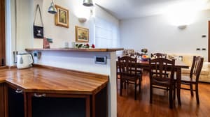 thumbnail: Dining room