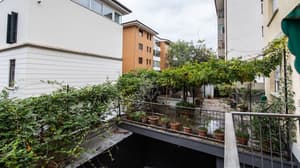 thumbnail: Exterior detail